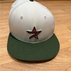MLB Cream and Green Star Hat